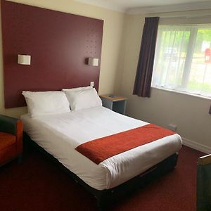 Twin Room Two Single Beds Mobility Accessible or Non-Smoking